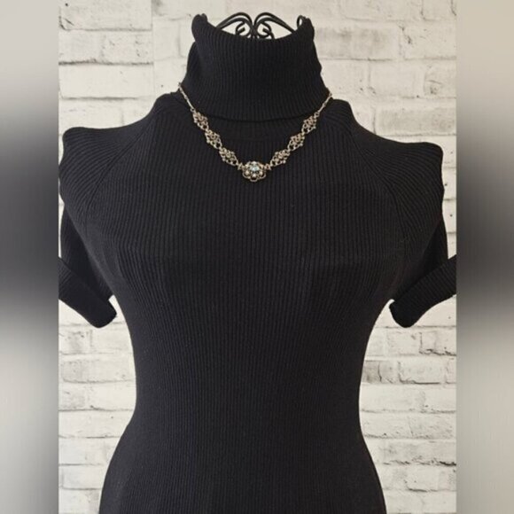 Vintage Silver Tone Necklace with a combination of clear baguette rhinestones - Picture 1 of 8